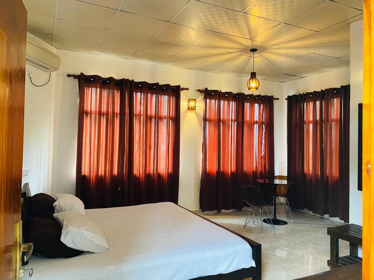 Aramba Resort Dondra Exterior photo
